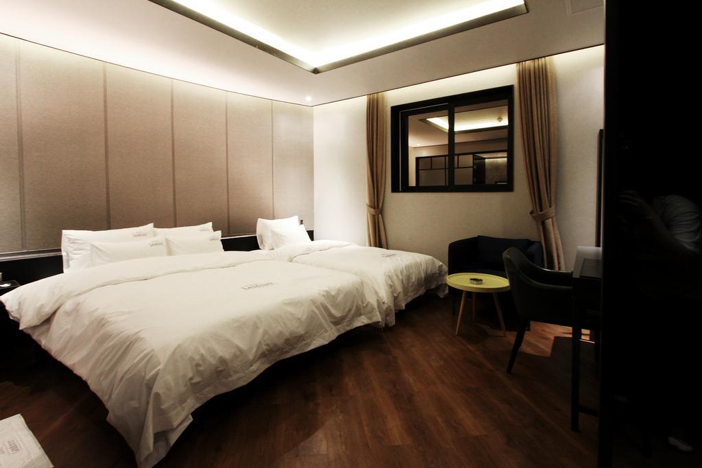 Hotel Londoner Gimhae Esterno foto