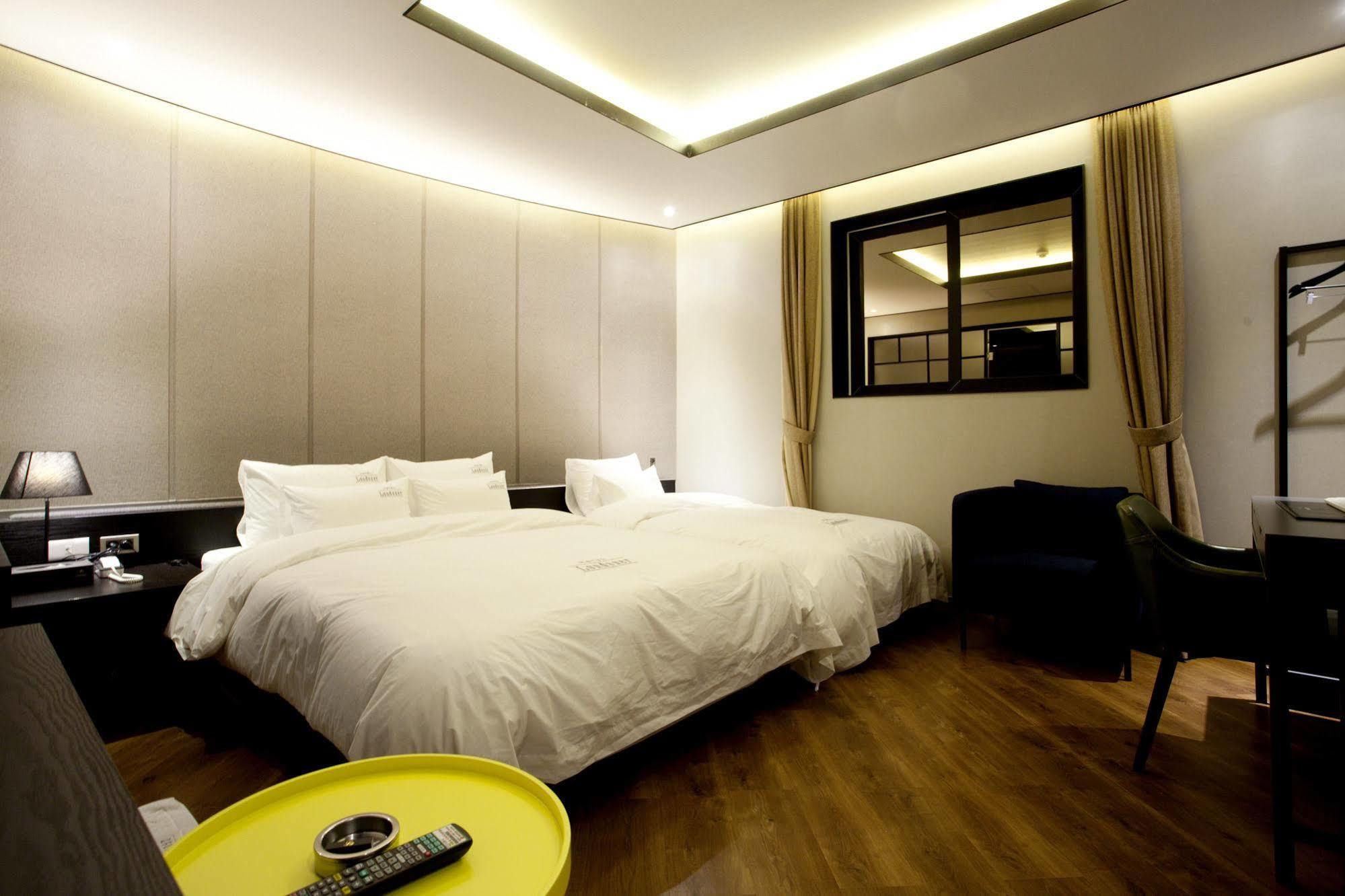 Hotel Londoner Gimhae Esterno foto
