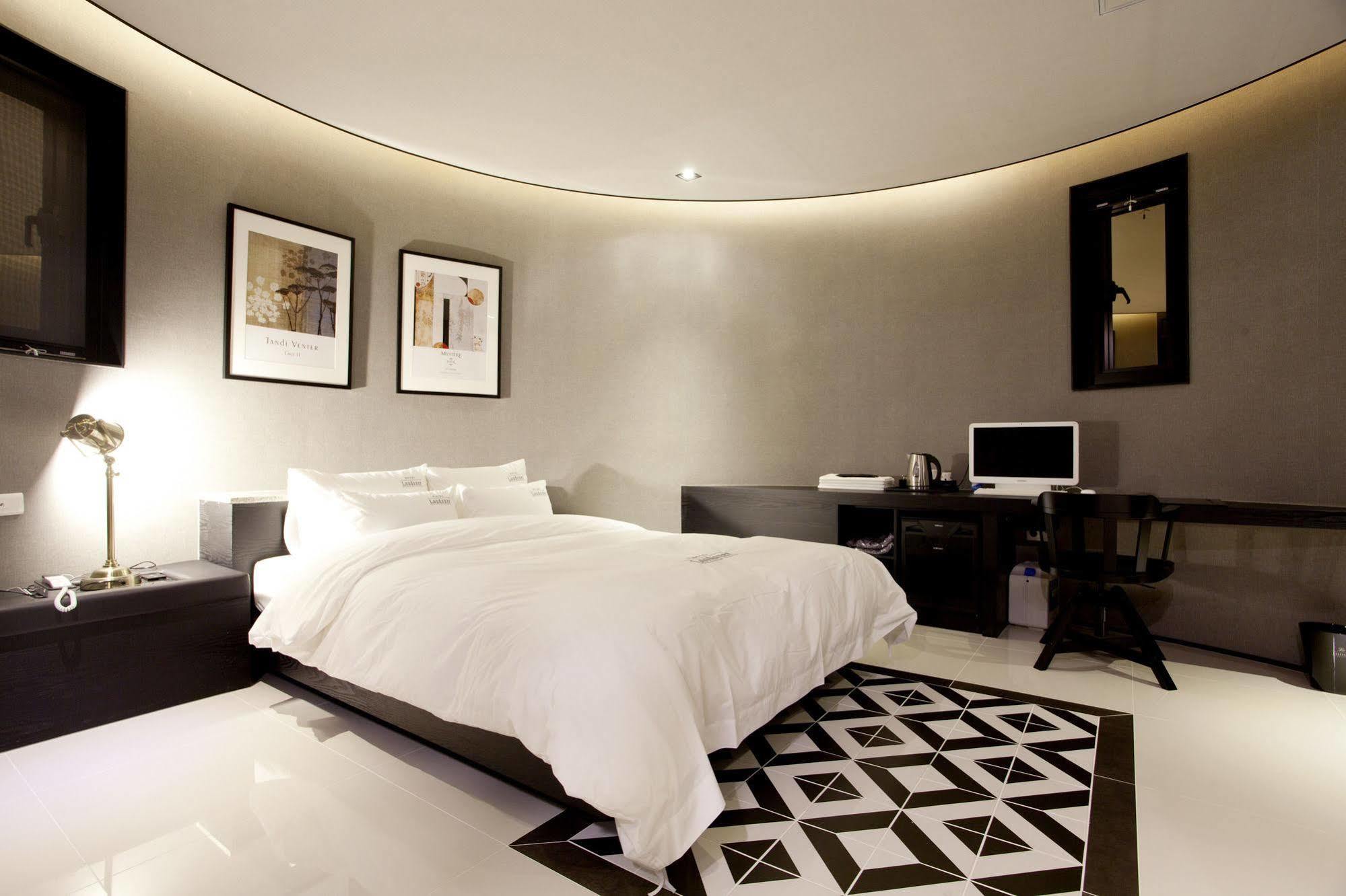 Hotel Londoner Gimhae Esterno foto
